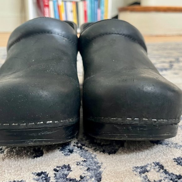 Dansko Professional Black Oiled Clog | Size 44 | Black Matte - Picture 3 of 5